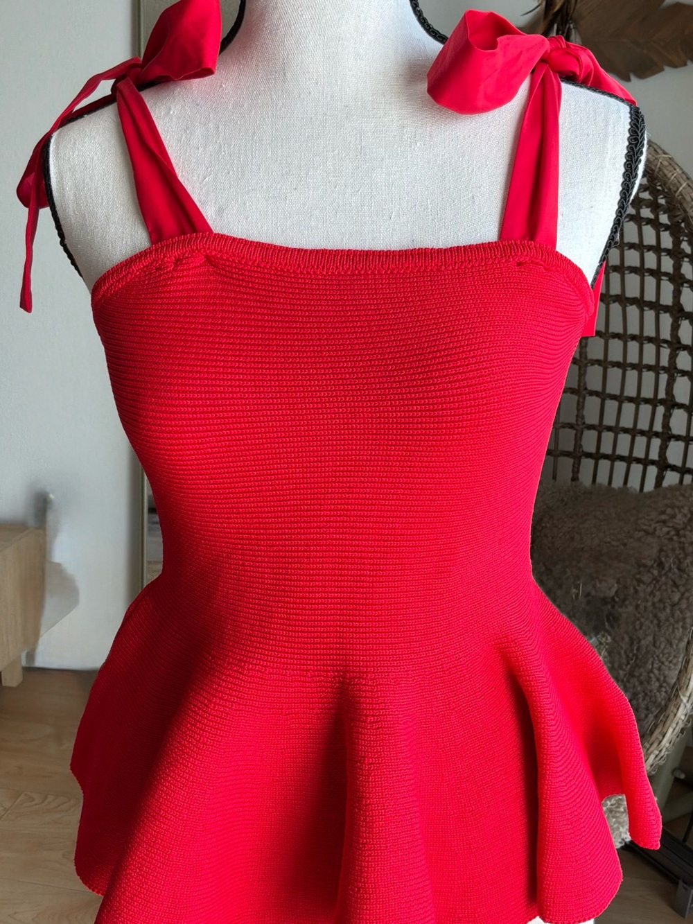 En Saison Red Tie-Shoulder Peplum Tank XS